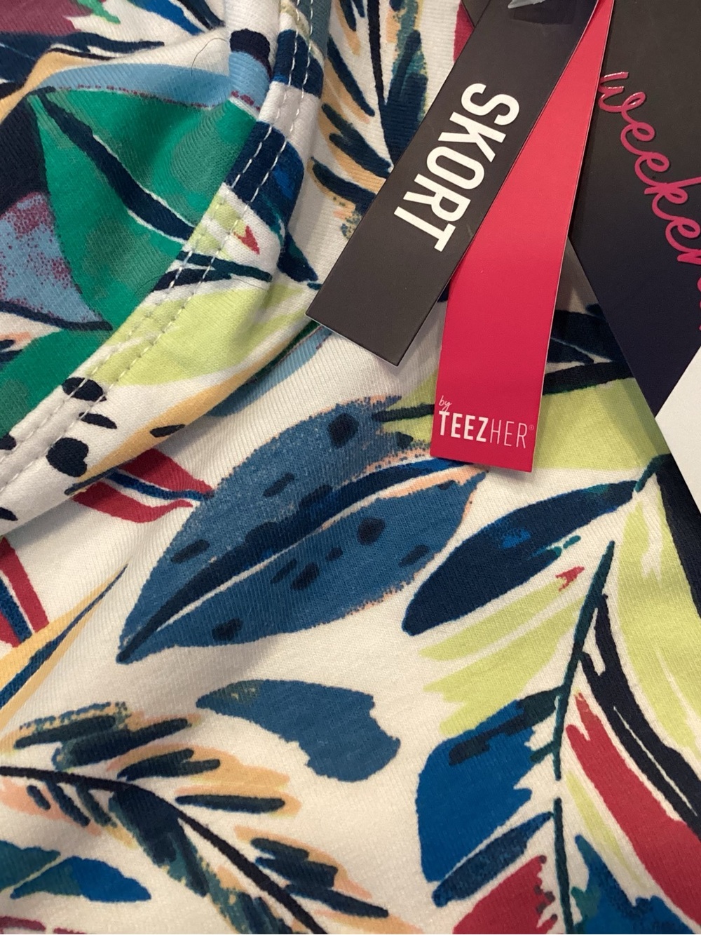Weekend Routine Tropical Leaf Print Top - Multicolor - Picture 4 of 4